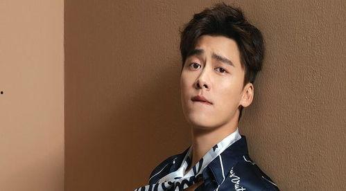 李易峰吃六分钟吃瓜视频,美食诱惑引网友热议