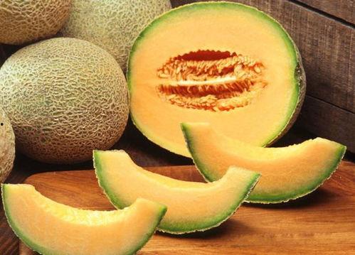 伏天吃哈密瓜好吗视频,清凉解暑的夏日美食推荐