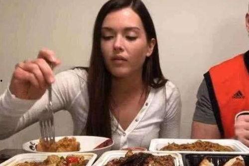 柚茶姑娘吃瓜的视频,揭秘热门话题背后的故事