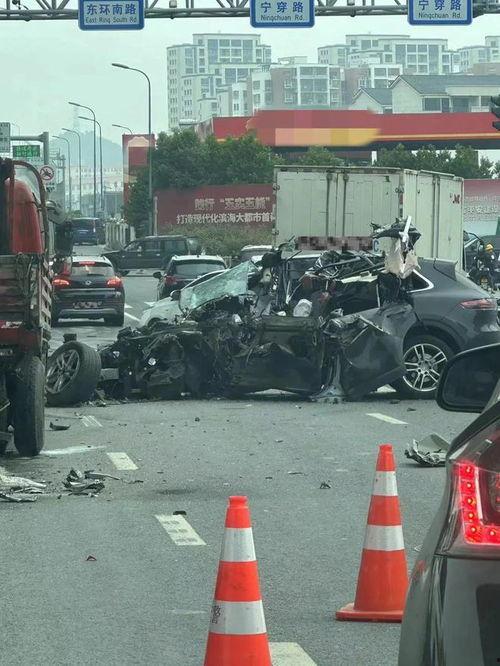 宁波溜车群吃瓜事件视频,网络热议背后的真相揭秘