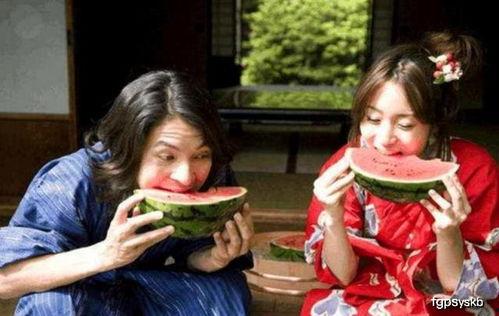 女子打人吃瓜图片搞笑视频,搞笑视频笑翻网友