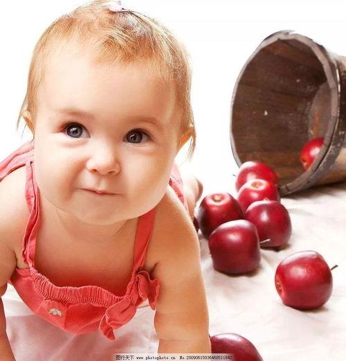 宝宝吃小瓜视频在线观看,萌趣瞬间在线放送