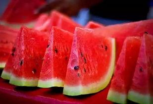 瓜哥吃瓜蜜雪冰城视频,吃瓜群众的新宠