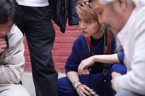 鹿晗吃瓜群众视频,揭秘明星私下趣味瞬间